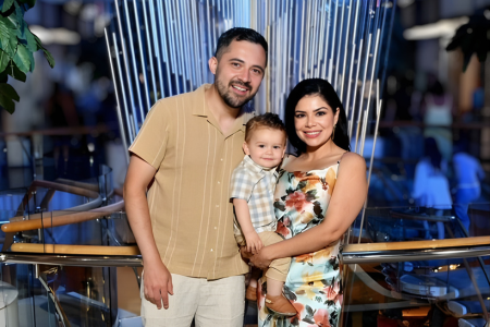 Alex Alzate and family